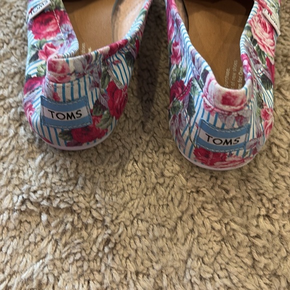 Floral Printed Toms Alpargata - Picture 4 of 7